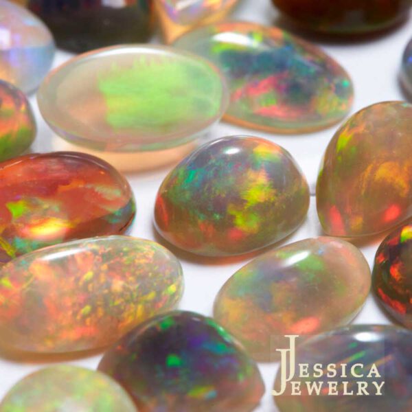 PRECIOUS OPAL (OPAL QUÝ)