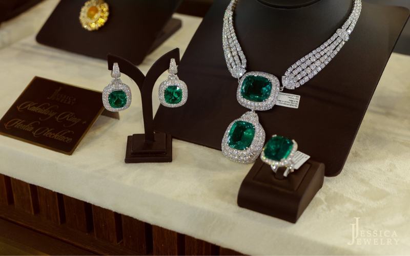 Sản phẩm của Jessica Jewelry tại hội chợ